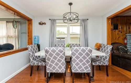 5 Pamela Dr, Wallingford CT  exterior