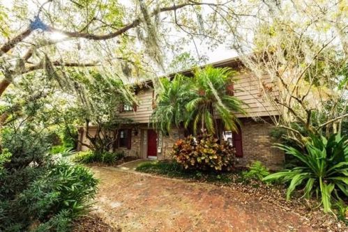 70 Triplet Lake Dr, Casselberry, FL 32707-3320