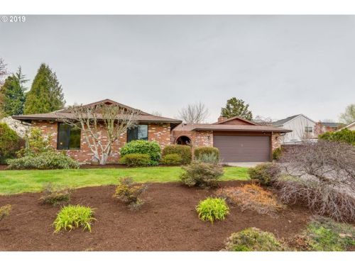 5813 Skyhigh Ct, Portland OR  97267-5146 exterior