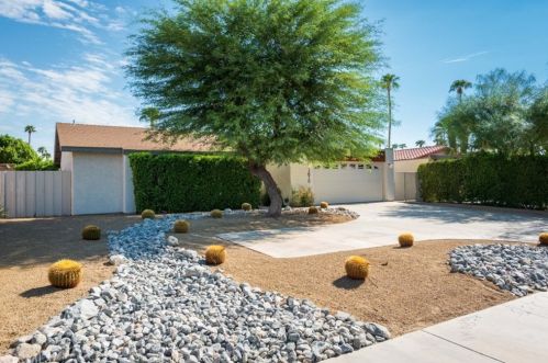 3670 Mesquite Ave, Palm Springs CA  92264-3400 exterior