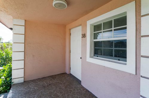 38 8th Ave, Delray Beach FL  33444-2663 exterior