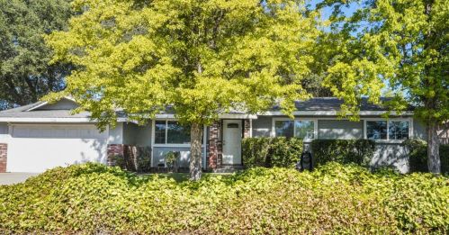 7540 Hickory Ave, Citrus Heights, CA 95662-2308
