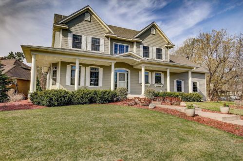 280 Harbor Ln, Saint Paul, MN 55126-1957