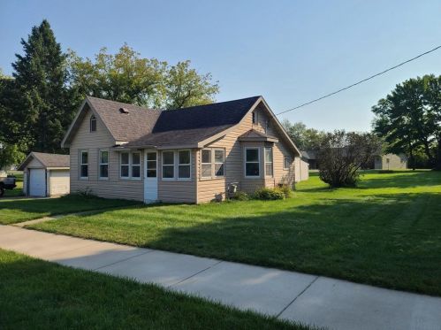 411 6th St, Cameron, WI 54822-9579