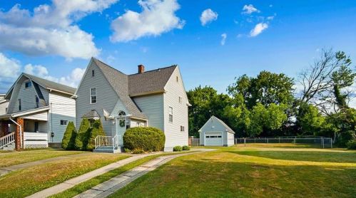 214 Sheridan Ave, New Castle PA  16105-2561 exterior