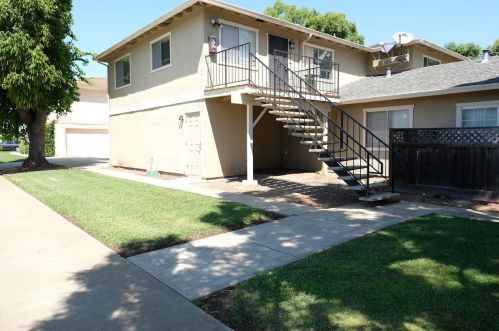 6685 Imperial Dr, Gilroy, CA 95020-6727