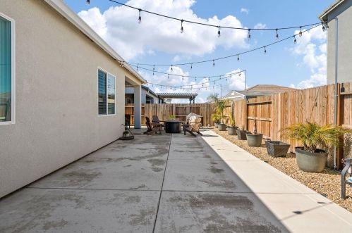 1219 Sephos St, Manteca CA  95337 exterior