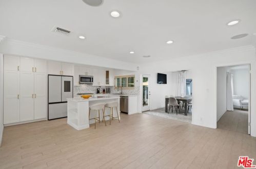 4841 Tyrone Ave, Van Nuys CA 91401-5126 exterior