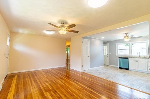 23 Mcintosh Ave, Uncasville CT  06382-2227 exterior