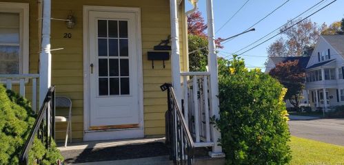 20 Holbrook St, Ansonia, CT 06401-1236