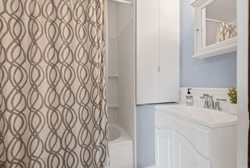 7198 River Dr, West Bend WI  53090-1163 exterior