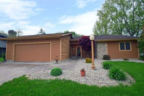 309 Heritage Pkwy, Nappanee, IN 46550-1189