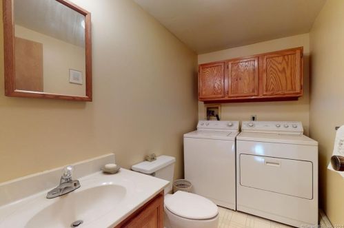 12 Adanti Ave, Ansonia CT  06401-1022 exterior