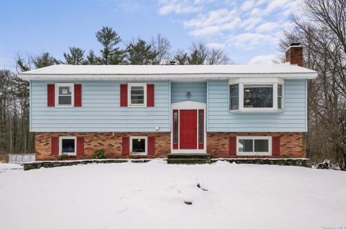 156 Highland Lake Rd, Middletown, NY 10940-7258