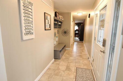 2635 Douglas Dr, Zanesville, OH 43701-8882