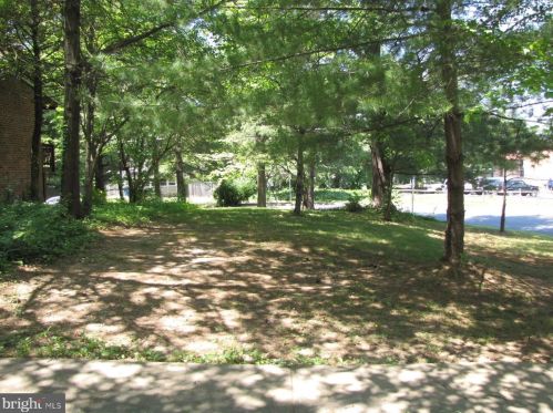 2901 Pine Spring Rd, Falls Church VA  22042-1317 exterior