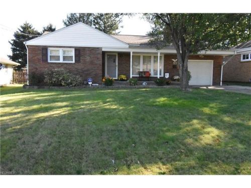 57 Parish Ave, Hubbard, OH 44425-1952