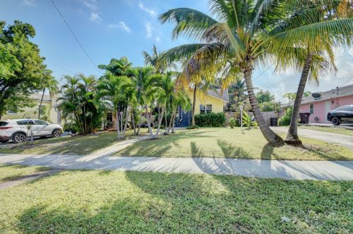 810 Nottingham Blvd, West Palm Beach, FL 33405-2566
