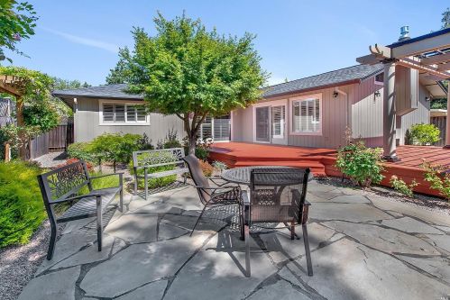 1505 Dudley Pl, Santa Rosa CA  95401-4525 exterior
