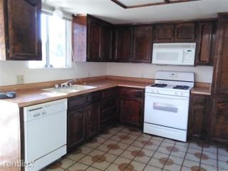 994 Harris St, Hanford CA  93230-0039 exterior