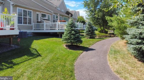 212 Hopewell Dr, Collegeville PA  19426-2852 exterior