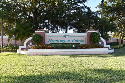 6108 Kings Gate Cir, Delray Beach FL  33484-2455 exterior