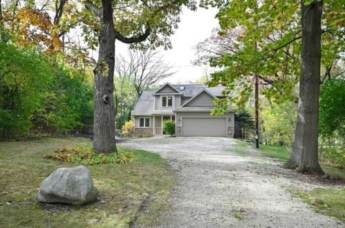 4538 Sunset Rd, Waterford, WI 53185-3930