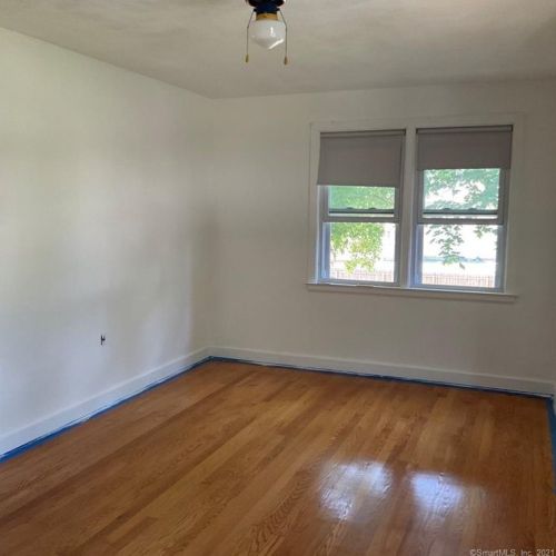 429 Elm St, Windsor Locks CT  06096-1604 exterior