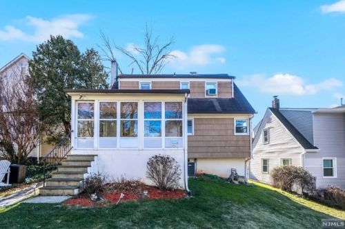 525 Oritani Pl, Teaneck NJ  07666-1637 exterior