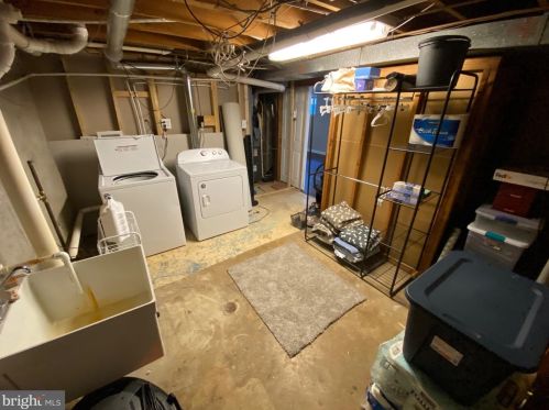 26 Auburn Dr, New Castle DE 19720-2305 exterior