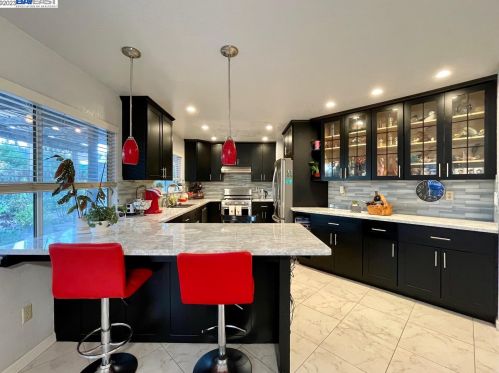 74 Ravenswood Ct, Oakley CA  94561-3062 exterior