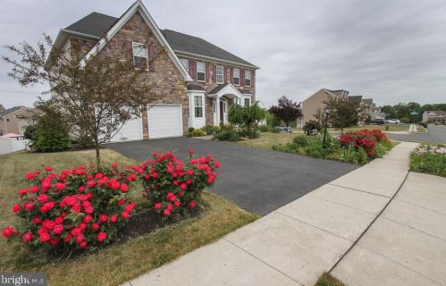 1954 Canyon Creek Rd, Gilbertsville PA  19525-7003 exterior