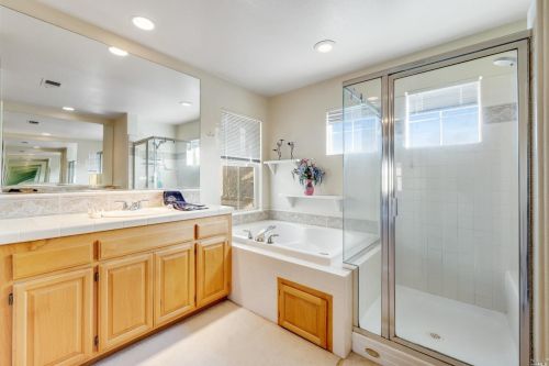 1409 Birdie Dr, Windsor CA  95492-8717 exterior