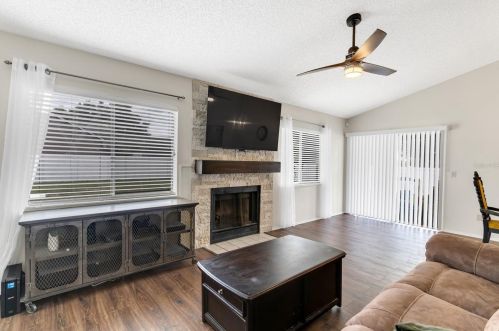 7313 Radiant Cir, Orlando, FL 32810-3129
