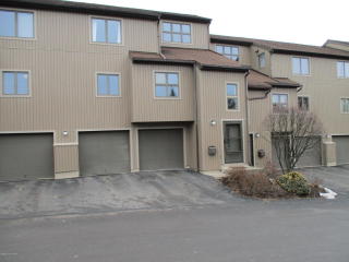 610 Old Meadows Ave, Dallas, PA 18612-1817