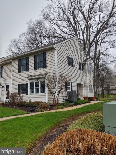 1501 Glen Dr, Glen Mills, PA 19342-8164