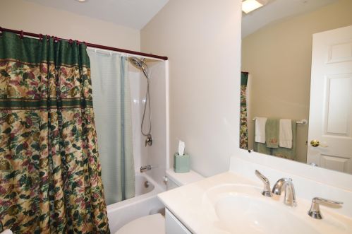 31 Greyhawk Dr, Mashpee MA 02649-4417 exterior