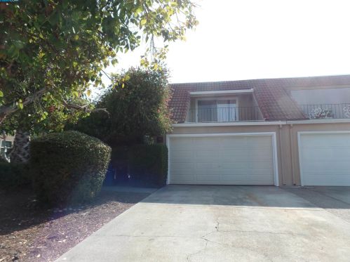 417 Glacier Dr, Pacheco, CA 94553-4954