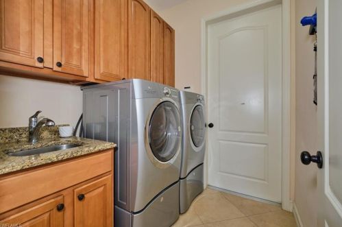 1121 1 Ter, Cape Coral FL  33991-1591 exterior