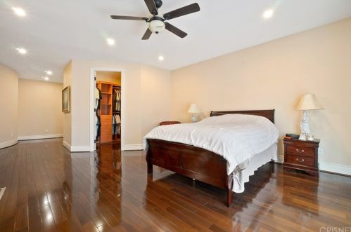 4946 Haskell Ave, Van Nuys CA 91436-1540 exterior