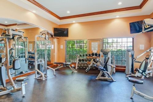 1160 Wildwood Lakes Blvd, Naples FL  34104-7474 exterior