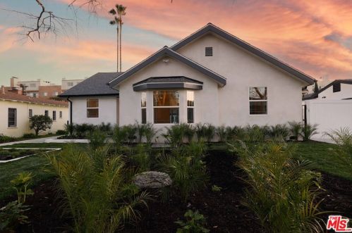 11512 La Maida St, North Hollywood CA  91601-4323 exterior