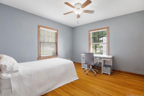 5 Lincoln St, North Haven CT  06473-1807 exterior