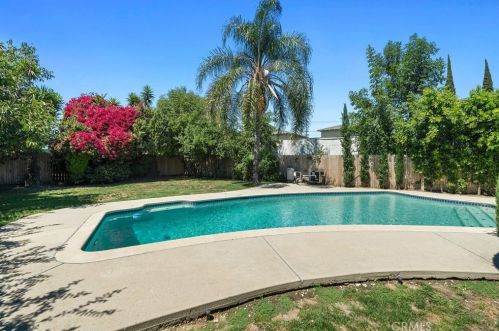 6747 Blewett Ave, Van Nuys CA  91406-6014 exterior