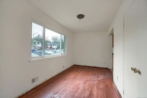 2 Rivervale Rd, Middletown NY 10940-6813 exterior