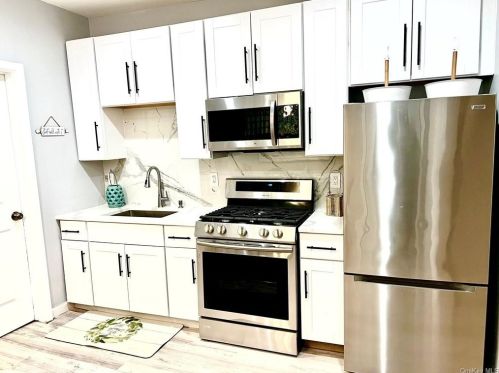 7 Little Ave, Middletown NY  10940-5109 exterior