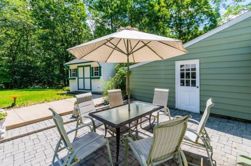 10 Lee Dr, Lyme CT  06371-2111 exterior