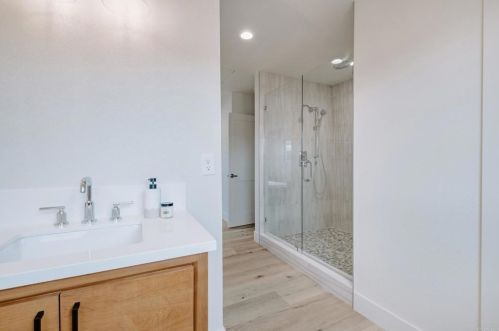 1027 San Abella Dr, Encinitas CA  92024-3949 exterior