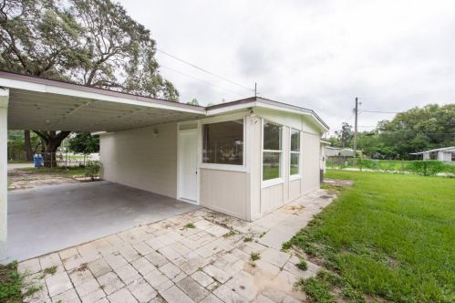 9741 Fowler Ave, Thonotosassa FL  33592-3415 exterior