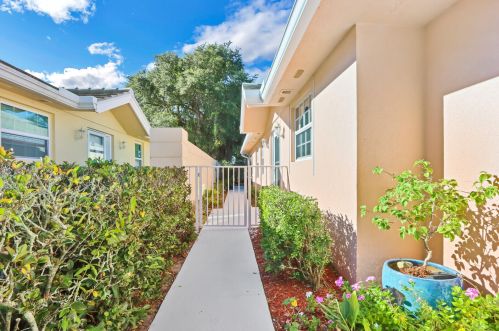 4440 Royal Fern Way, West Palm Beach, FL 33410-6113